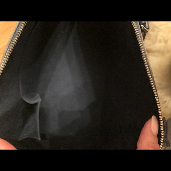 Authentic Louis Vuitton Blue Alma Epi GM - Picture 4 of 8